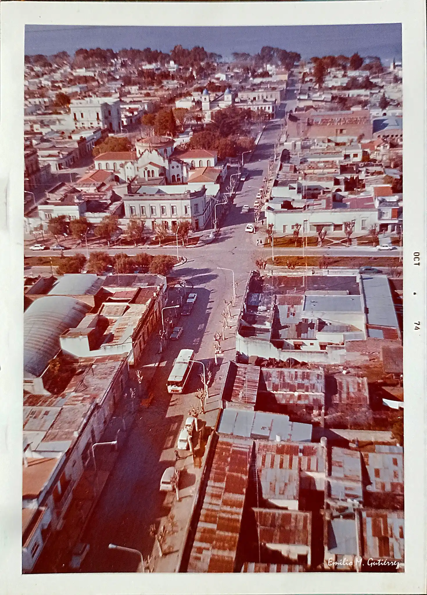 Una mirada al pasado: la evolución de Chascomús en una fotografía aérea de 1974