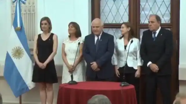 Juraron los nuevos ministros provinciales