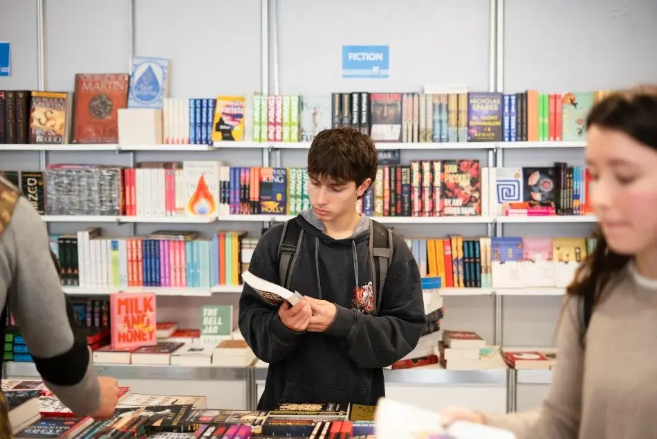 Sigue la Feria del Libro Rosario 2026 tras el fin de semana largo: qué actividades hay este martes