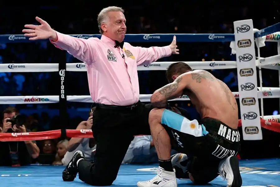 Lucas Matthysse perdió por KO con Viktor Postol y se le escapó el título