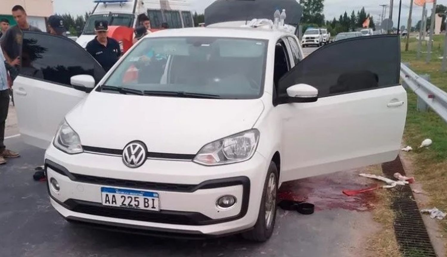 Sustrajeron un Ipod con su cargador del interior de una Jeep Renegade estacionada en el lugar