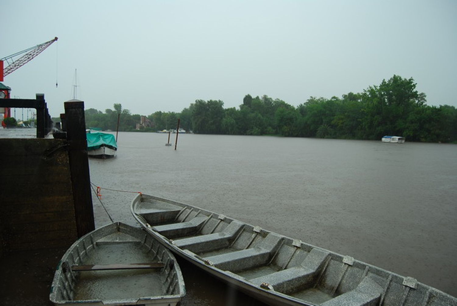 El Río Gualeguaychú comenzó a bajar dos centímetros por hora