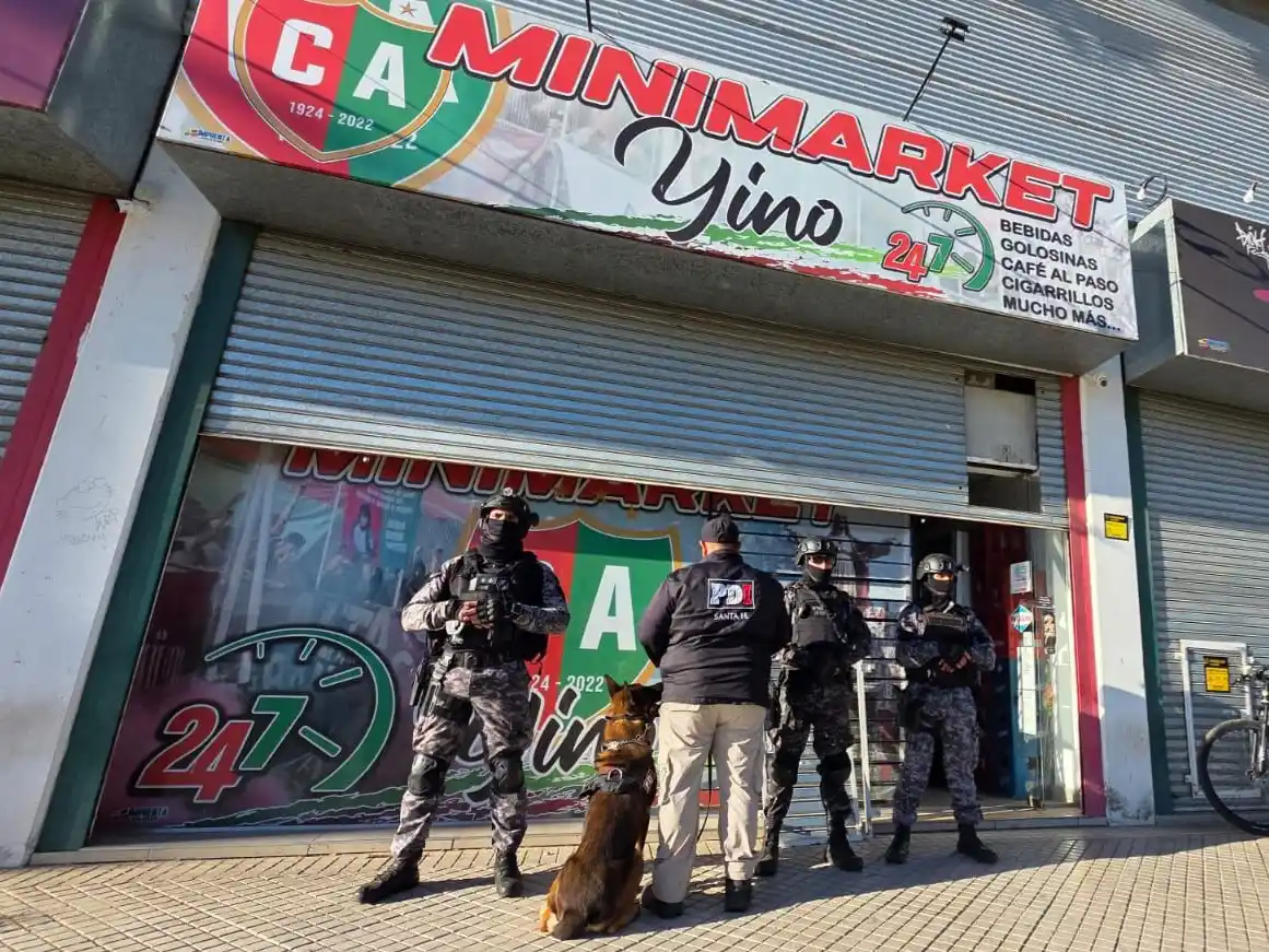 Desbarataron una organización extorsiva relacionada a la barrabrava de un club tras múltiples allanamiento en la región