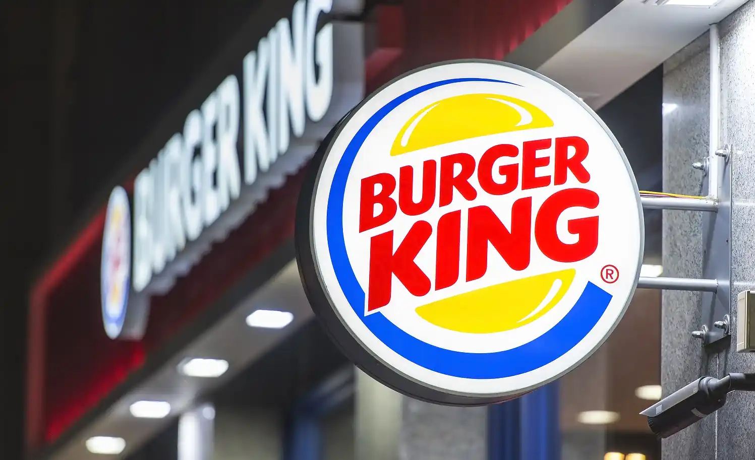 Una reconocida cadena de hamburguesas ha sido puesta en venta en el país