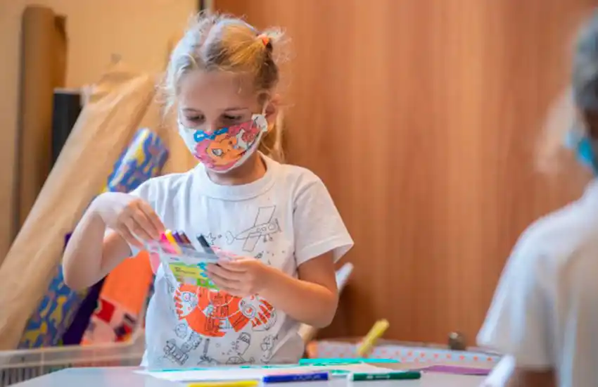 Juntos por el Cambio acusó al Ministerio de Educación provincial de «adoctrinar» niños a través de un cuadernillo: «Nos habla de una realidad que no fue»