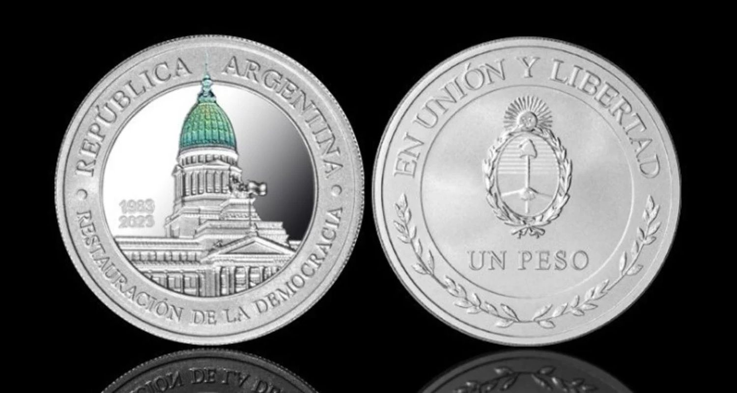 La moneda es de plata 900, tiene un diámetro de 37 mm y 25 gramos de peso.