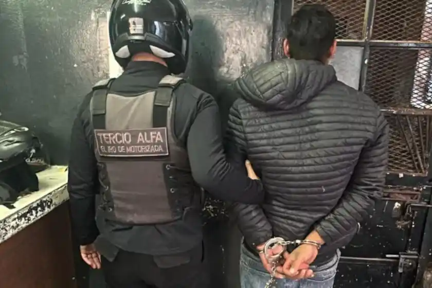 Crimen de una joven en Villa Banana: su hijo de 5 años alertó a los vecinos y detuvieron a su novio