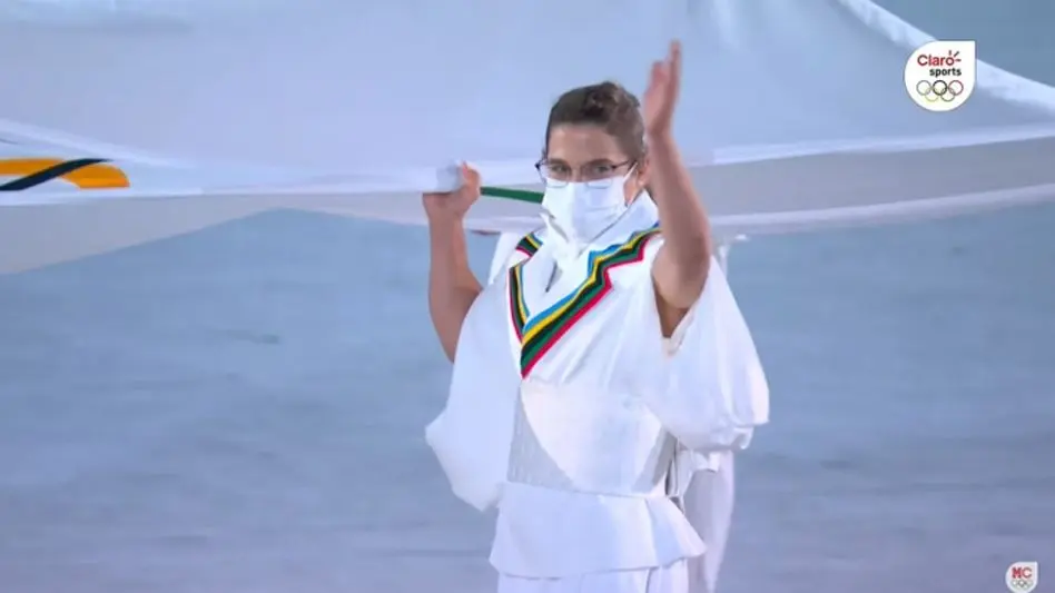 Pareto y una distinción inolvidable: llevó la bandera olímpica en Tokio