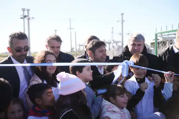 Kicillof inauguró en Quenumá una obra esperada durante más de 40 años y destacó el trabajo con el intendente Succurro