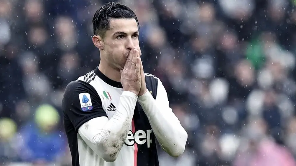 Cristiano Ronaldo viajó de Lisboa a Turín en un avión sanitario