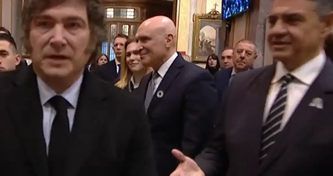 Millei no saluda a Macri en el Te Deum