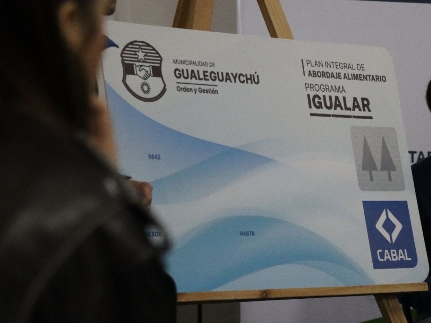 El 47% de los beneficiarios de la Tarjeta Alimentar utiliza la ayuda económica en supermercados