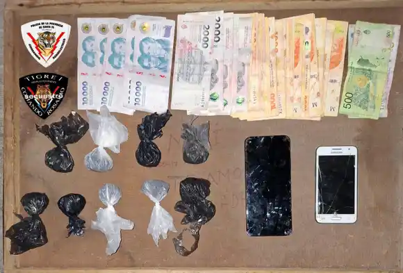 Cayeron dos jóvenes con más de 250 dosis de cocaína en zona oeste