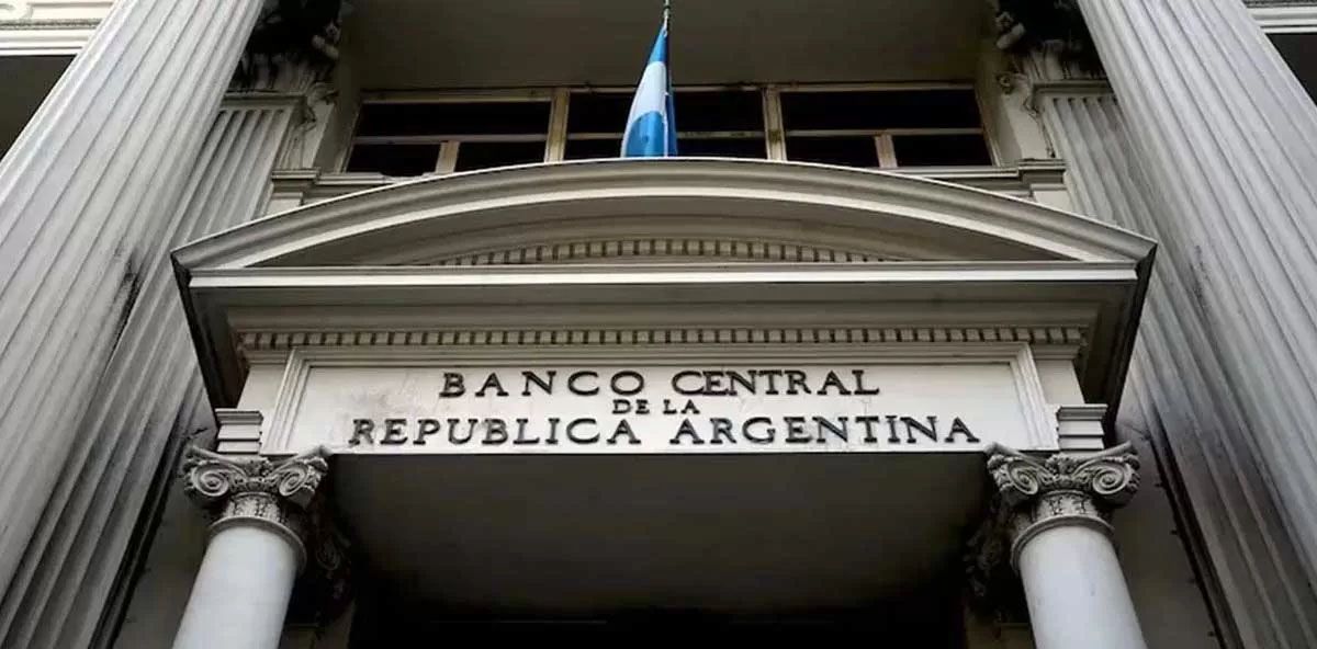 El BCRA oficializó feriados bancarios y cambiarios y habrá 96 horas sin venta de dólares