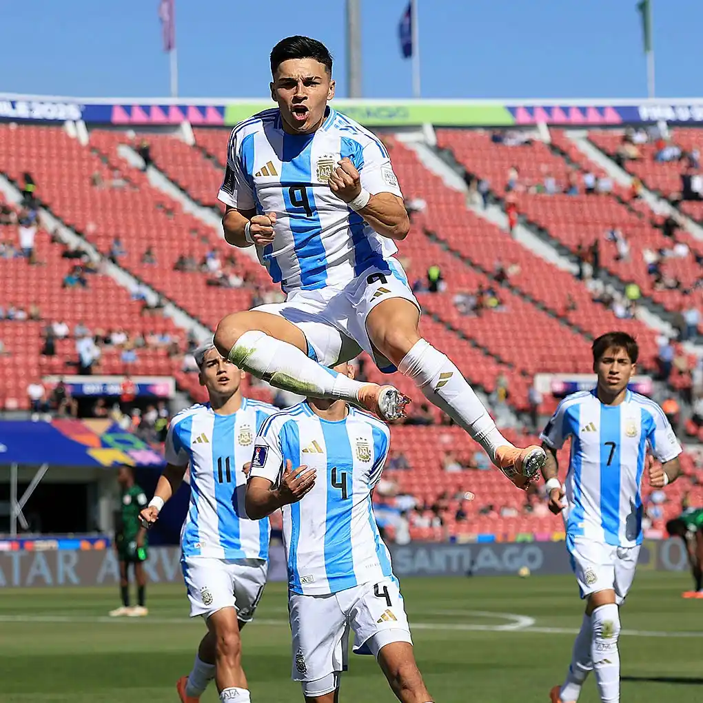 Argentina goleó a Nigeria y avanzó a cuartos de final