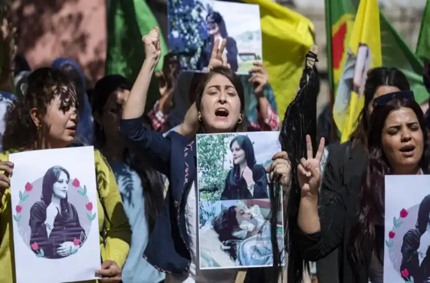 Gran acatamiento a las huelgas contra la represión en Irán