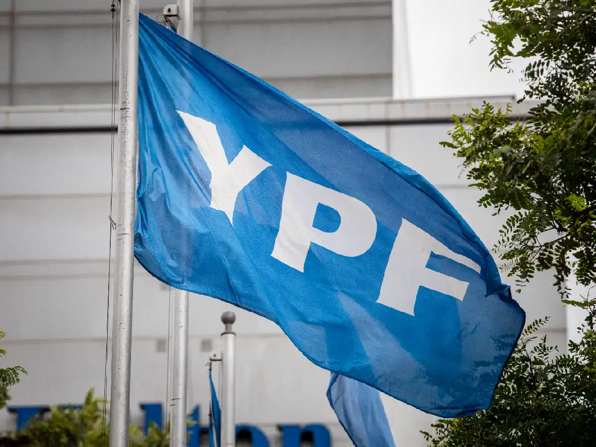 El presidente de YPF: "No va a haber aumento de combustible; no hay nada definido"