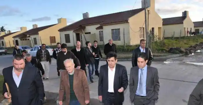 Arlía recorrió Magdalena y calificó al Intendente Carballo de "desconsiderado"