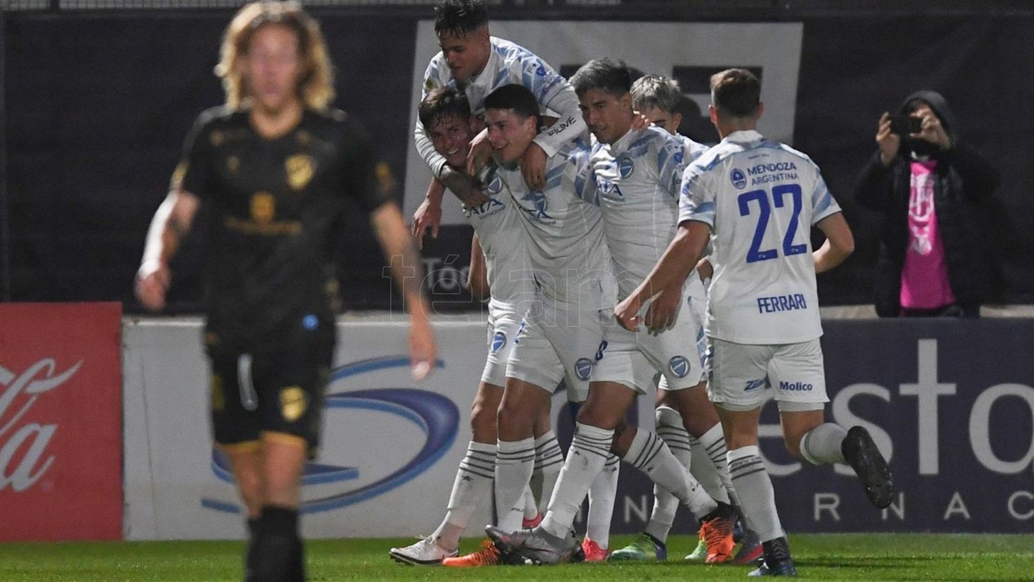 Godoy Cruz defiende la punta de la zona B ante Platense