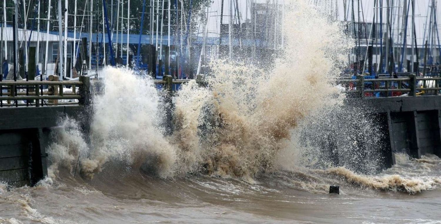 Alertan por sudestada y crecida en el Río De la Plata