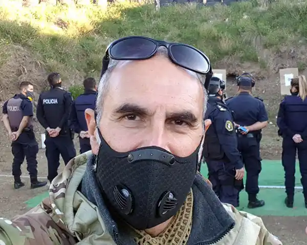 Miguel Sileo entrena a los policías de la ciudad