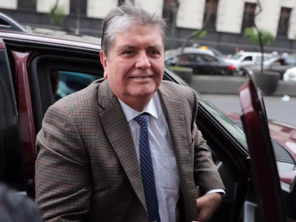 Muere el ex presidente peruano Alan García tras dispararse en la cabeza cuando iba a ser detenido