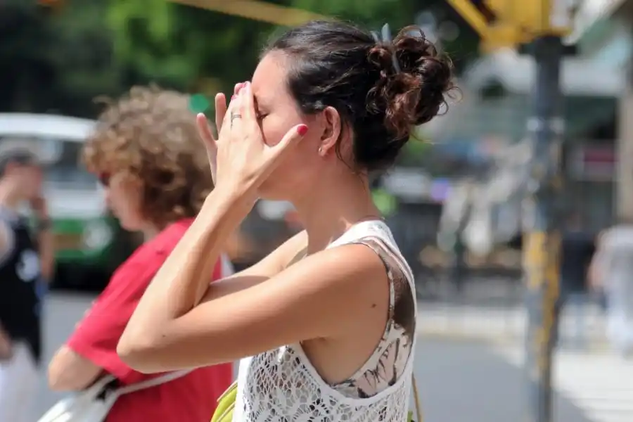 Anuncian que una “ola de calor” afectaría a varias provincias en pleno otoño