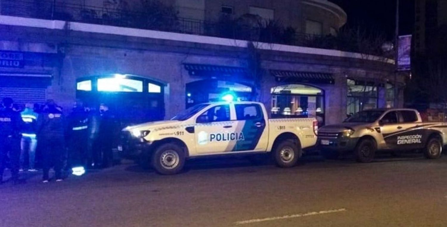 Desarticularon una fiesta clandestina con 80 personas