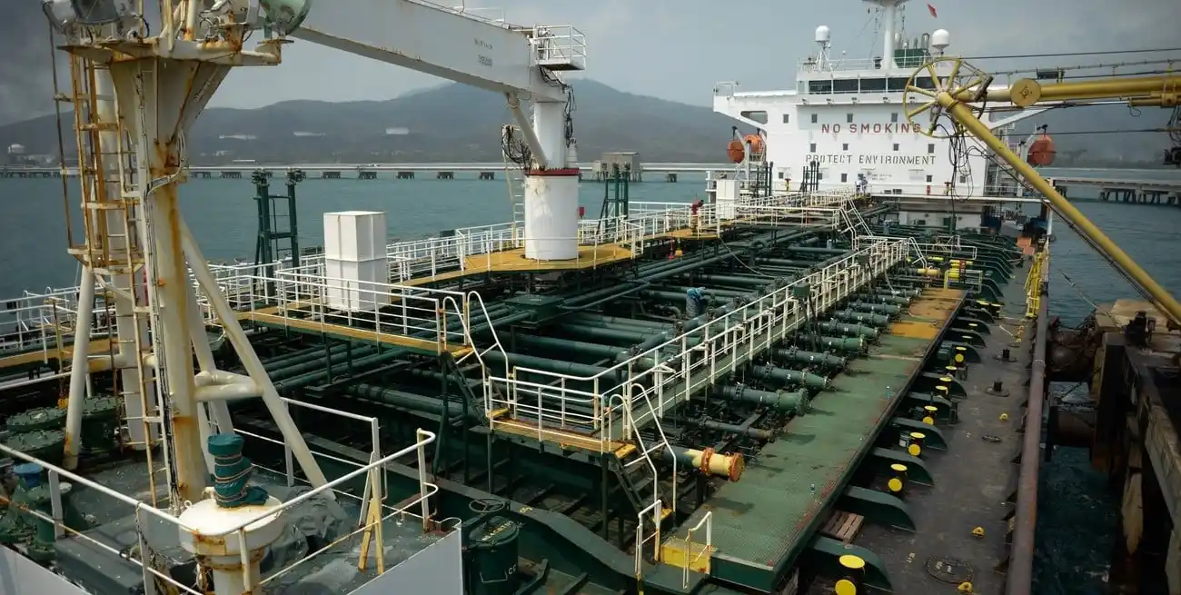 El petróleo de todo el Golfo Pérsico sale al mundo a través del Estrecho de Ormuz.