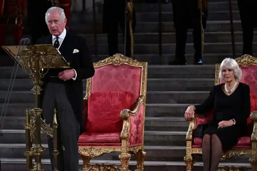 El rey Carlos III se dirigió al Parlamento por primera vez