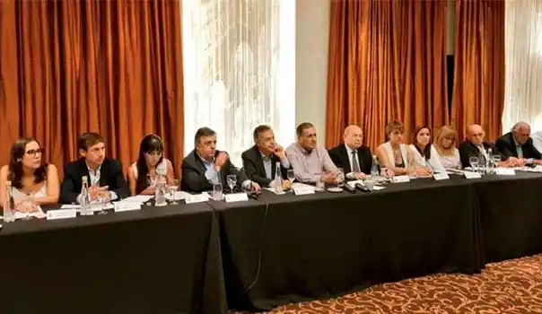 La UCR pidió "más resultados" al Gobierno y ratificó su pertenencia a Cambiemos