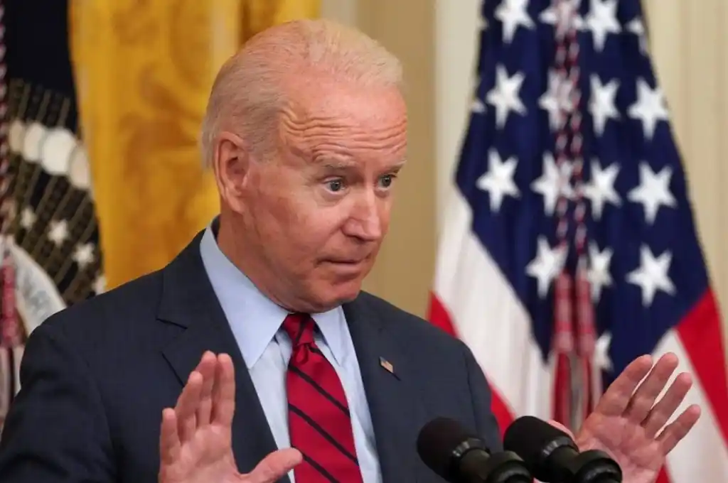 Biden aconsejó a los estadounidenses que residen en Ucrania que dejen el país