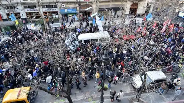 Hebe de Bonafini permanece en la sede de Madres de Plaza de Mayo