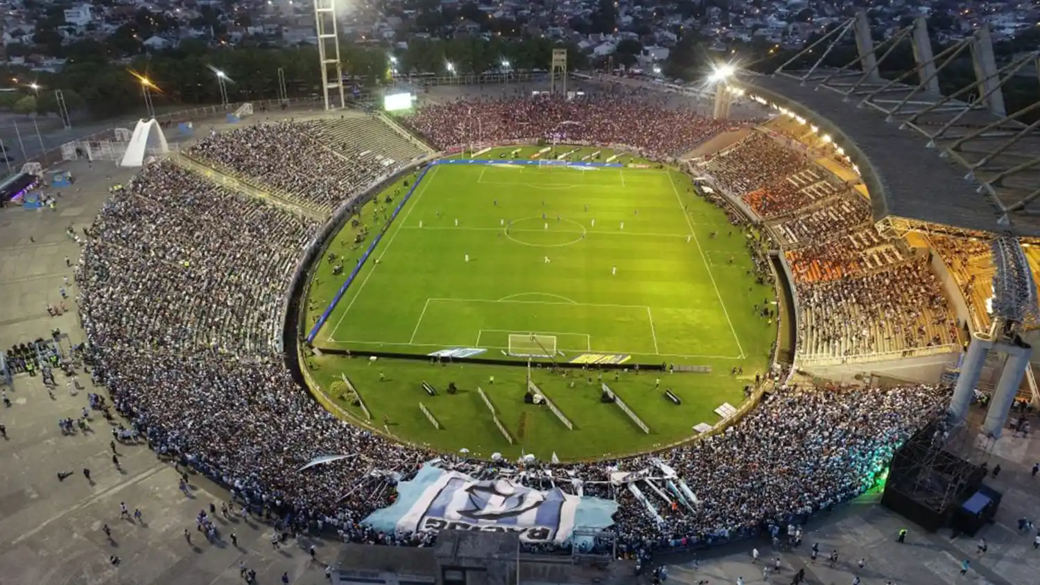 Vuelven los visitantes: Aldosivi recibirá a Racing con público de ambas parcialidades