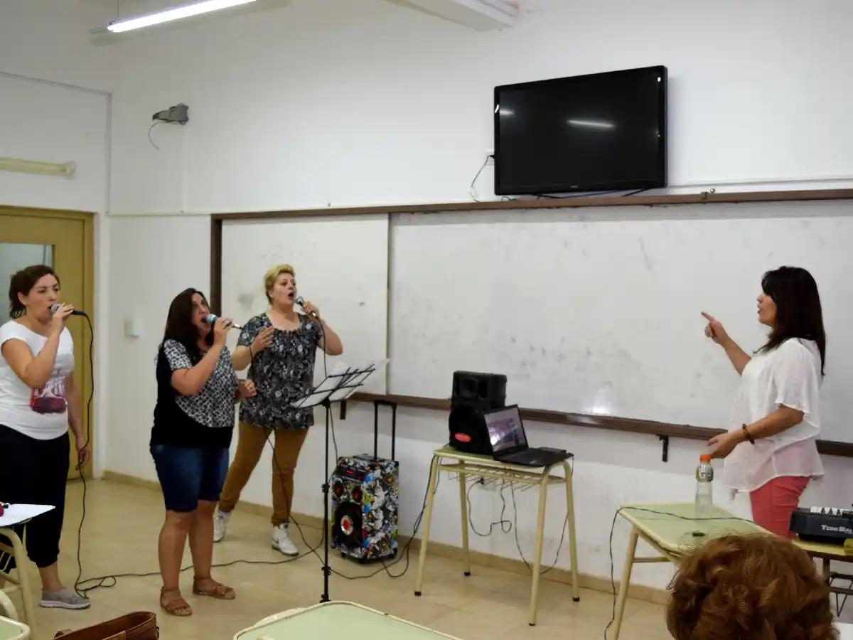 Le dan pelea al estrés a través del canto