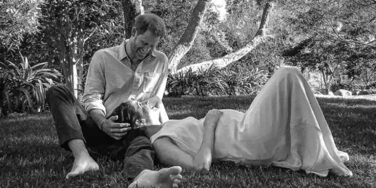 El príncipe Enrique y Meghan Markle serán padres de una niña