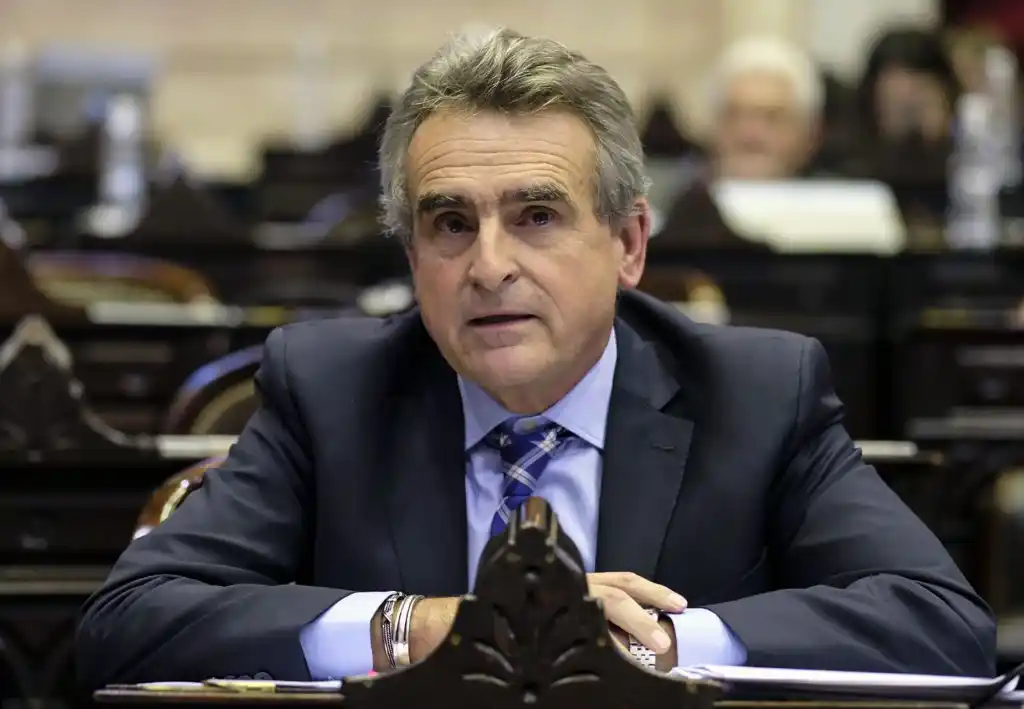 Los bloques mayoritarios analizaron las últimas medidas económicas del Gobierno