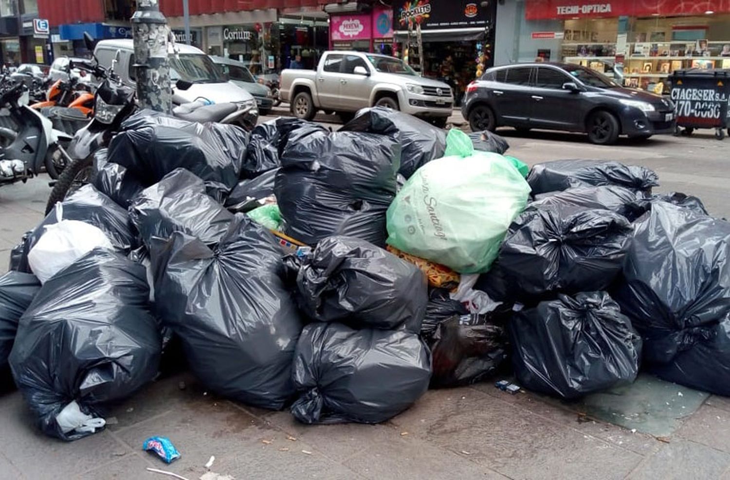 Confían que el jueves se terminará de recoletar la basura acumulada