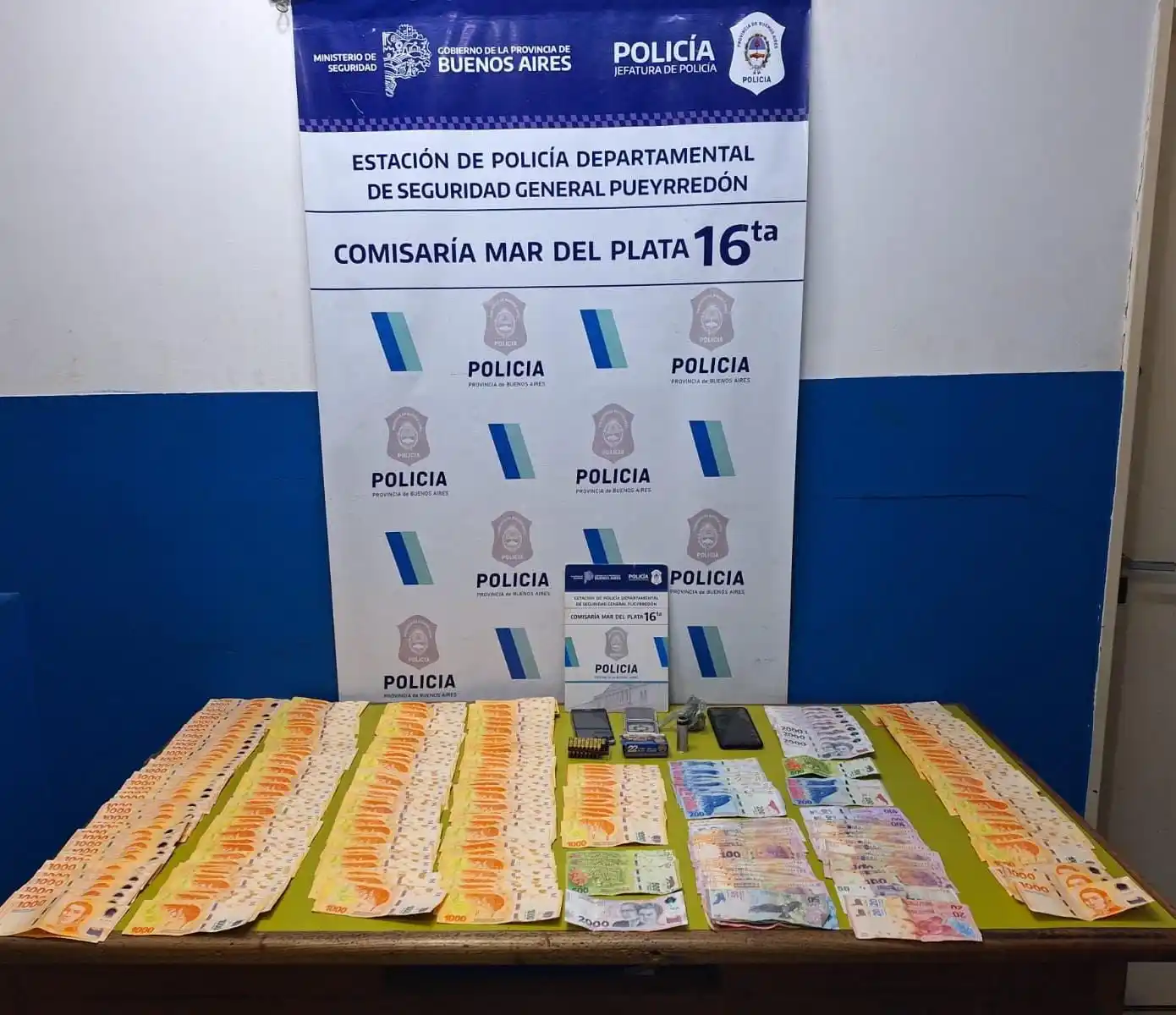 Los malvivientes llevaban cocaína, cannabis, armas y uno poseía orden de internación.