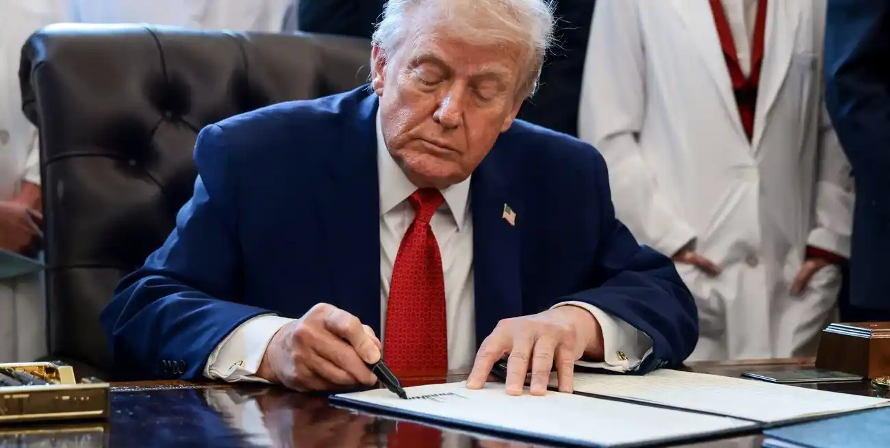 El presidente Donald Trump emitió la notificación de retirada el primer día de su mandato en 2025 mediante una orden ejecutiva. Foto: Archivo / REUTERS.