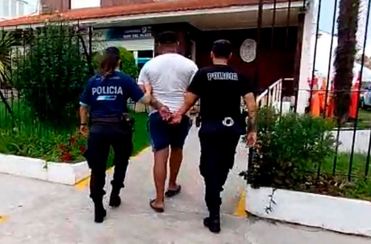 Atrapan a ladrón de auto gracias a las cámaras del COM