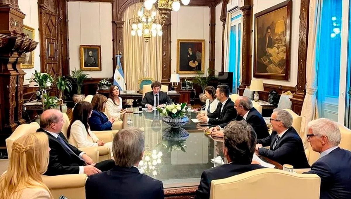 Anunciaron la "suspensión de la pauta en los medios por un año"
