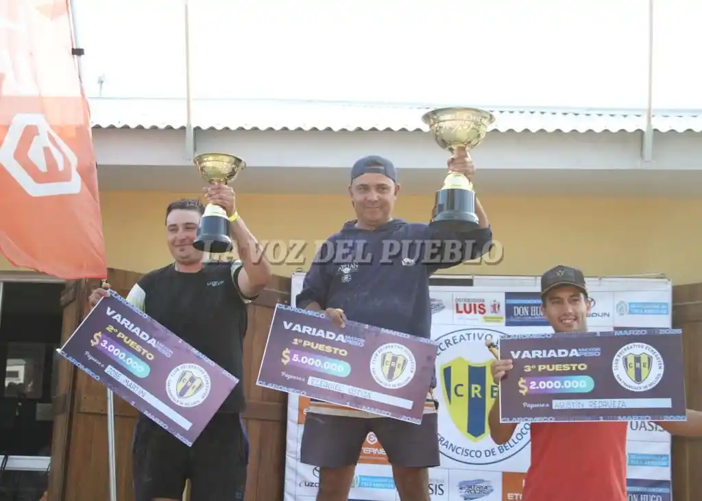 En lo más alto del podio Ezequiel Ostiza, el ganador de la variada
