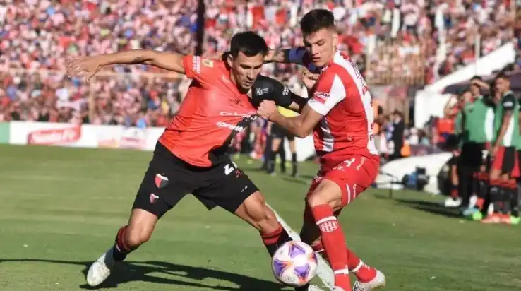 Clásico santafesino: Unión y Colón empataron en el 15 de Abril