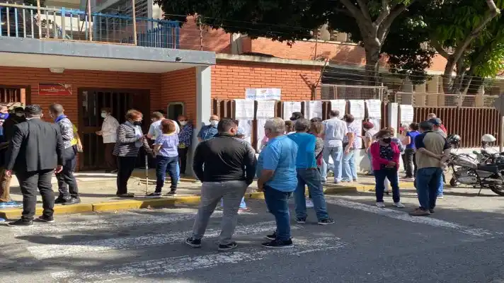 95% de las mesas electorales están en completo funcionamiento, según el presidente del CNE