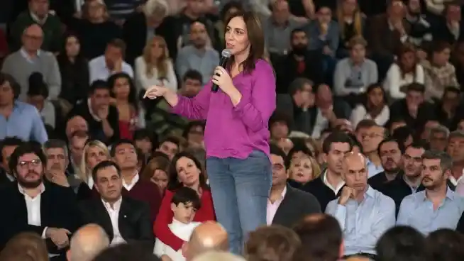 Tras la desilusión por el acuerdo PRO-LLA, María Eugenia Vidal ya busca un nuevo oficio en LinkedIn