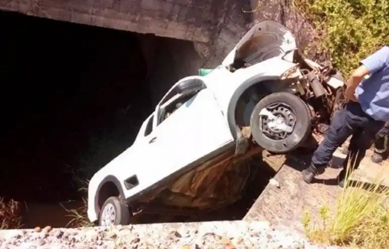 Un concordiense se accidentó y estuvo 18 horas encerrado en su camioneta