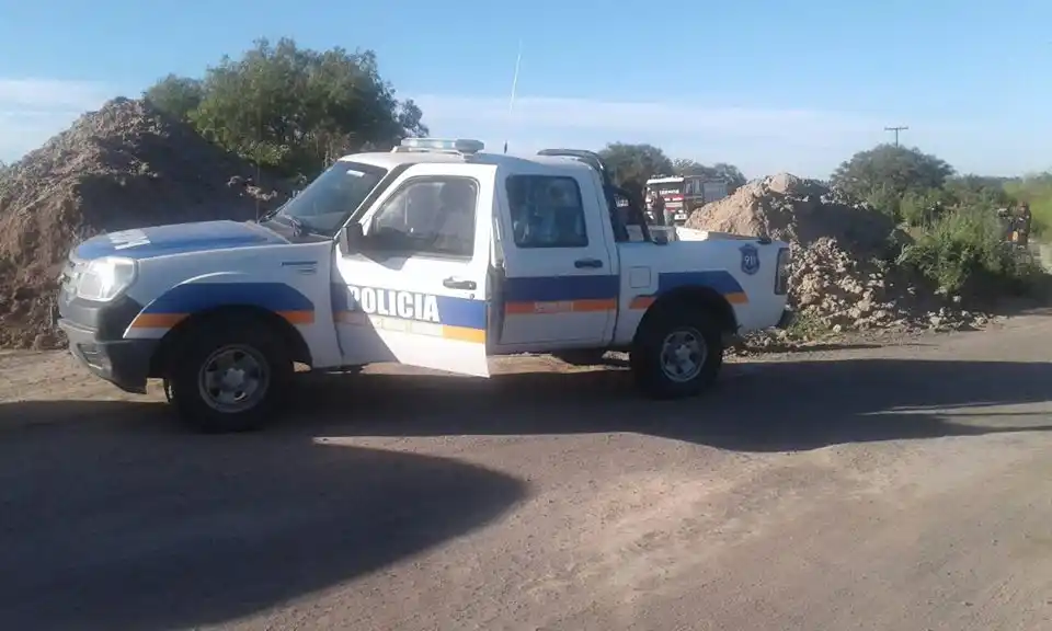 Dos muertos tras caer con su moto en una obra de Vuelta de Obligado