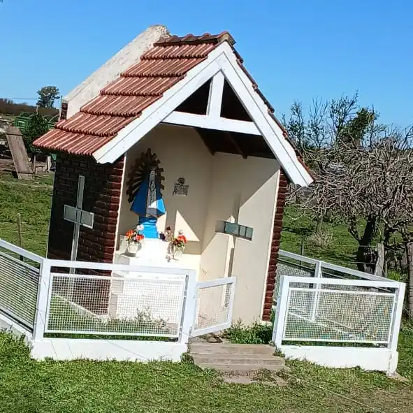 Calderón: trabajos de mantenimiento en caminos y espacios públicos de la comuna