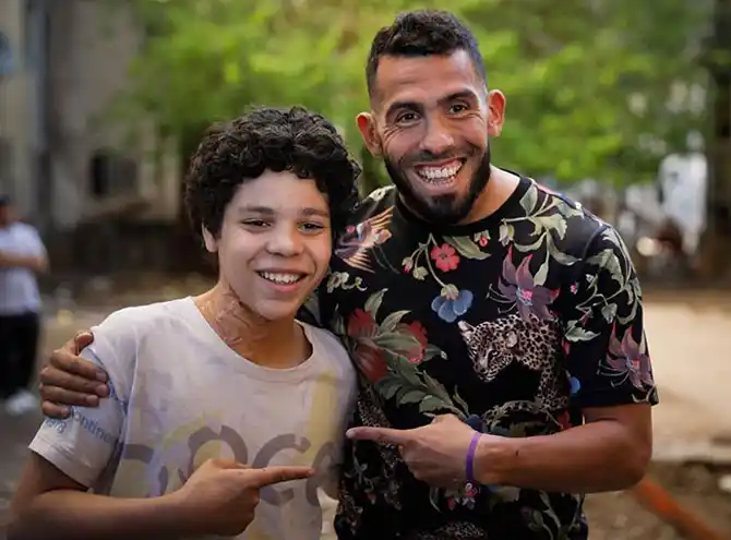 Tevez presentó al actor que lo interpretará en la serie que contará su vida